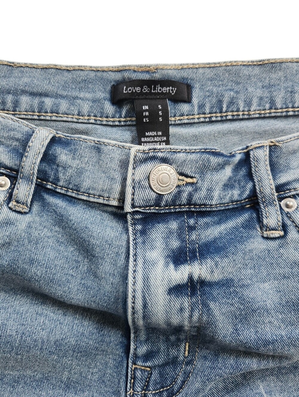 Love & Liberty Denim Jorts | Light Wash Bermuda Jean Shorts Size 5 - Picture 4 of 6